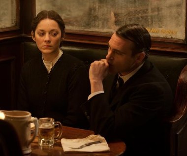 Marion Cotillard i Joaquin Phoenix w scenie z filmu "Imigrantka"