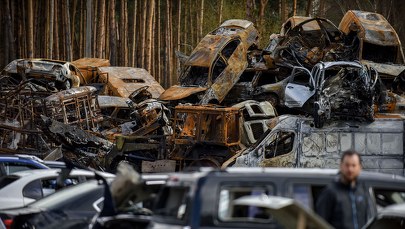 Mariupol: Cywile zmuszani do pracy przy masowych grobach, przymusowo wywożone dzieci