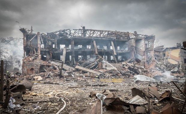 Mariupol: Mieszkańcy jedzą spleśniały chleb. „Współczesny surrealizm”