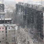 ​Mariupol: Rosjanie zabijają cywilów i fotografują się z ich zwłokami