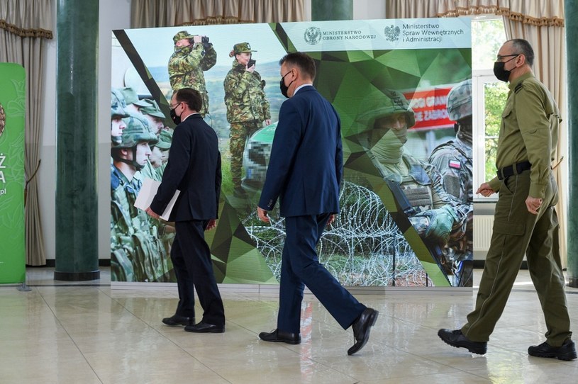 Mariusz Kamiński, Mariusz Błaszczak, Tomasz Praga podczas poniedziałkowej konferencji prasowej /Zbyszek Kaczmarek/REPORTER /Reporter