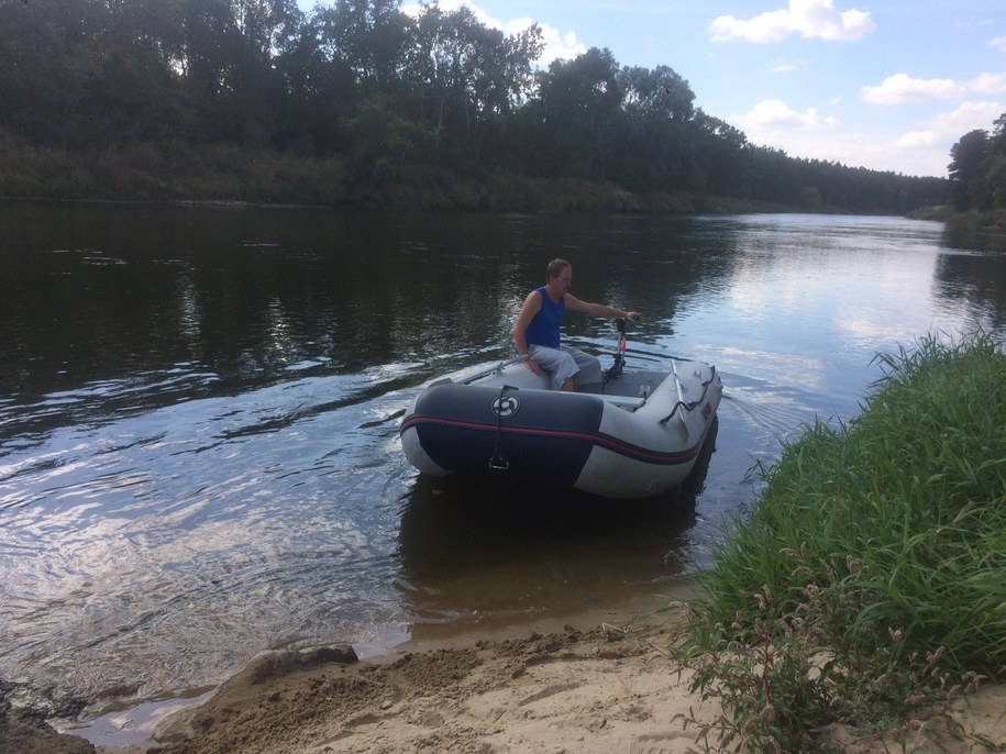 Mariusz Matuszak obsługiwał prom przez 26 lat, teraz obsługuje ponton /Mateusz Chłystun /RMF FM