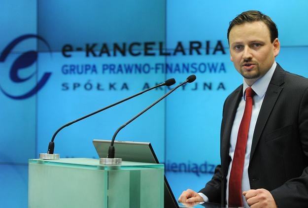 Mariusz Pawłowski, prezes grupy e-Kancelaria, w czasie debiutu na NewConnect /PAP