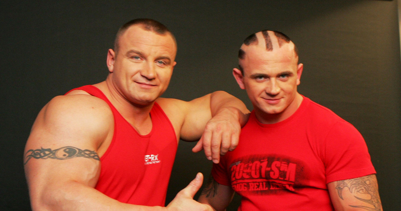 Mariusz Pudzianowski z bratem Krystianem /ADAM NOCON /East News