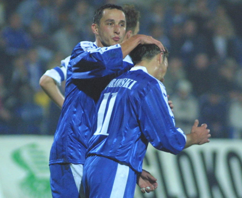 Mariusz Śrutwa (z lewej) i Damian Gorawski w barwach Ruchu Chorzów w 2002 roku /Dariusz Hermiersz /Newspix