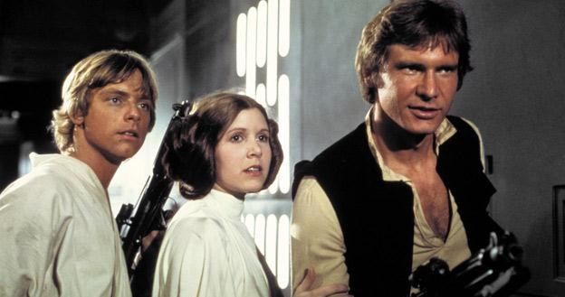 Mark Hamill, Carrie Fisher i Harrison Ford w filmie z 1977 roku "Gwiazdne wojny: Nowa nadzieja" /materiały prasowe