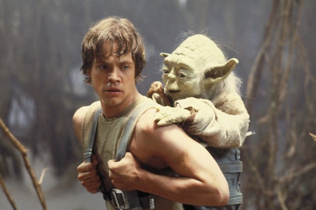 Mark Hamill w roli Luke'a Skywalkera w filmie "Imperium kontratakuje", piątej części serii "Gwiezdne wojny" /PAP/Photoshot