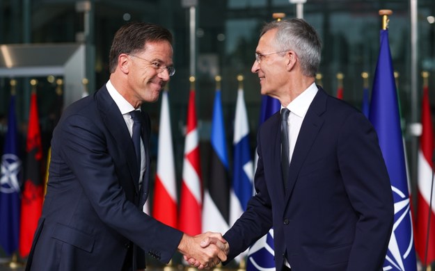 Mark Rutte i Jens Stoltenberg /OLIVIER HOSLET /PAP/EPA