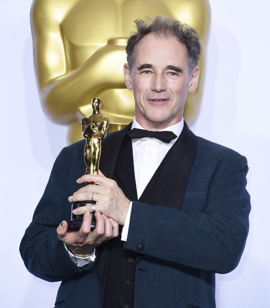 Mark Rylance z Oscarem za najlepszą drugoplanową rolę męską /PAUL BUCK  /PAP/EPA