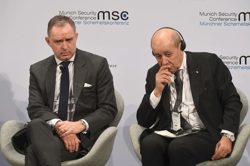 Mark Sedwill, doradca premiera Wlk. Brytanii ds. bezpieczeństwa narodowego oraz szef MSZ Francji Jean-Yves Le Drian /AFP