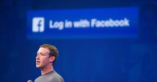 Mark Zuckerberg coraz wyżej na liście najbogatszych ludzi świata /AFP