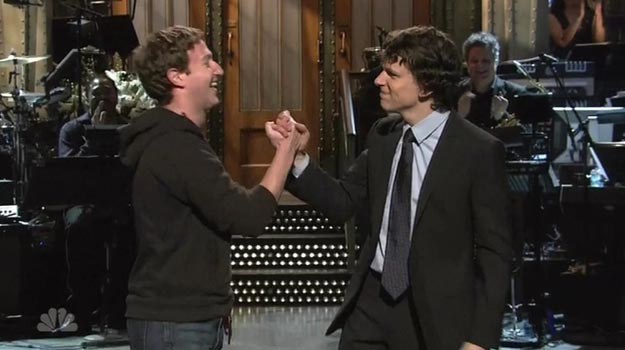 Mark Zuckerberg (L) i  Jesse Eisenberg (P) wyraźnie się polubili /Splashnews