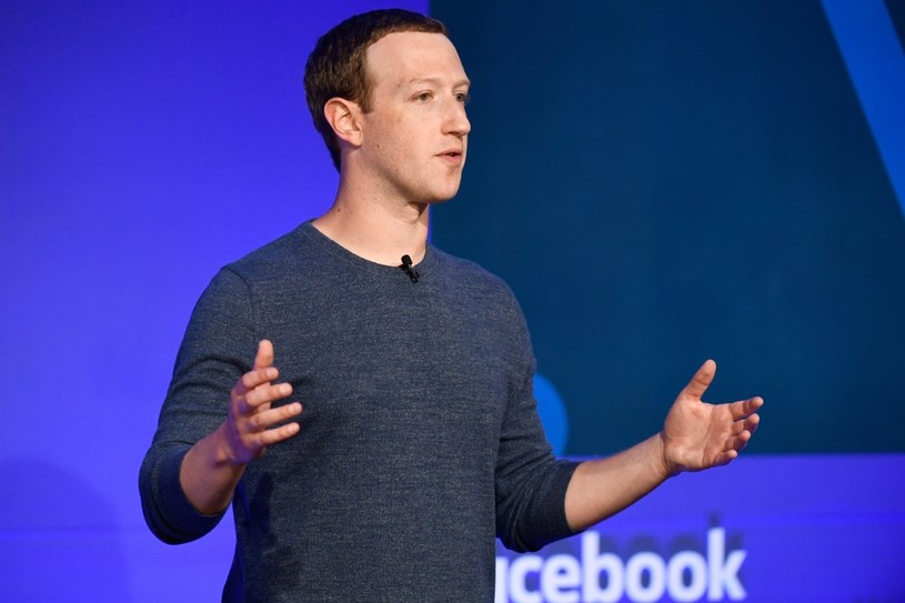 Mark Zuckerberg przeprasza zwalnianych pracowników. Pracę ma stracić 11 tys. osób /AFP