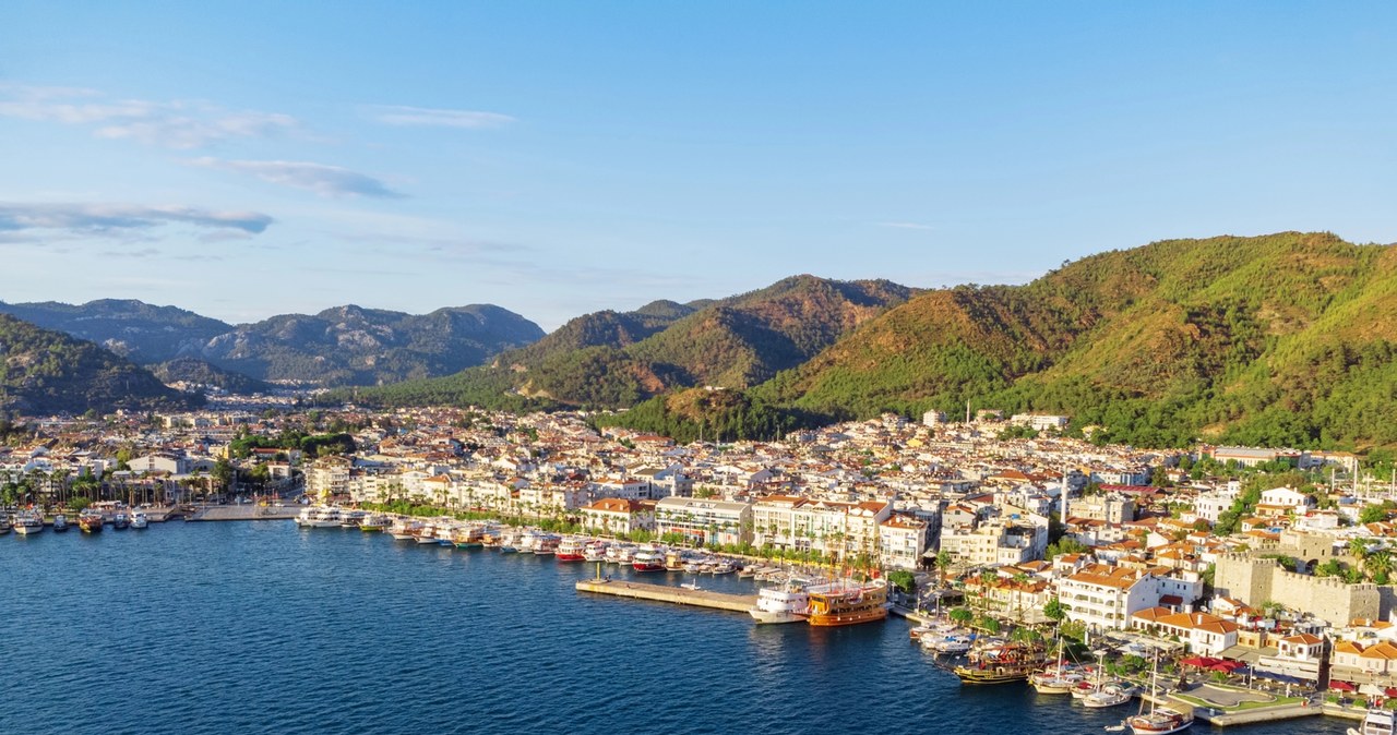 Marmaris to rajski kurort w Turcji, do którego chętnie wybierają się polscy turyści. Z czego słynie? /East News