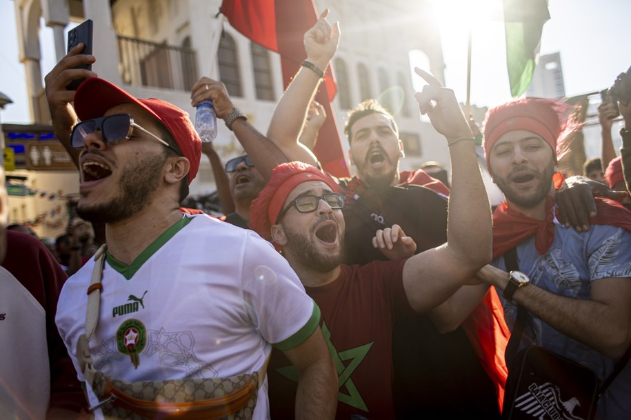 Marokańscy kibice przed meczem Maroko - Francja /Martin Divisek /PAP/EPA