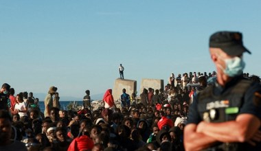 Maroko tłumaczy się z wdarcia migrantów do Ceuty. "Ostrzegaliśmy Hiszpanię"