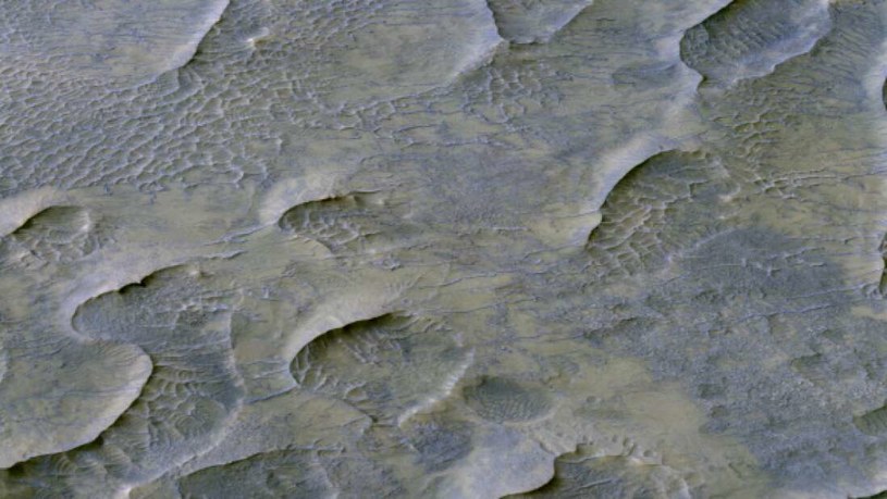 Marsjańskie wydmy w Valles Marineris /NASA