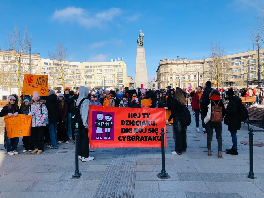 Marsz anty hejtowy zorganizowany przez łódzkich uczniów dla uczniów /Agnieszka Wyderka /RMF FM