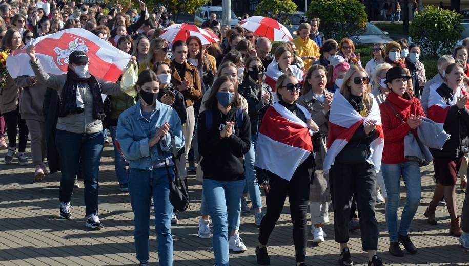 Marsz kobiet w Mińsku /STRINGER /PAP/EPA