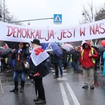 Marsz KOD w Warszawie. W obronie sądów i samorządów