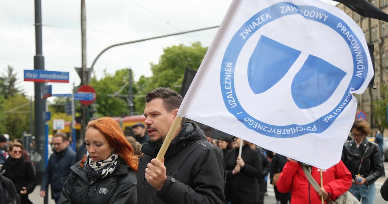 Marsz medyków przeciw przemocy w Warszawie