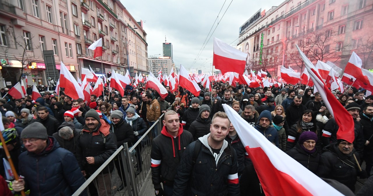 Marsz Niepodległości na ulicach Warszawy 