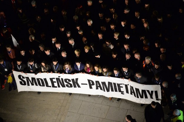 Marsz Pamięci w szóstą rocznicę katastrofy smoleńskiej /Jacek Turczyk /PAP