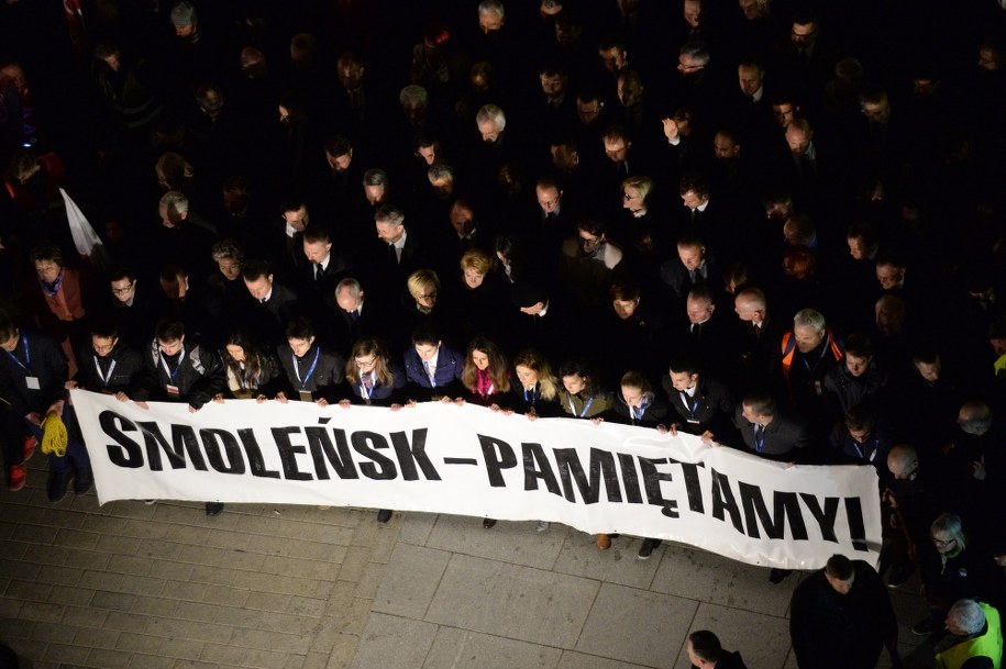 Marsz Pamięci w szóstą rocznicę katastrofy smoleńskiej /Jacek Turczyk /PAP