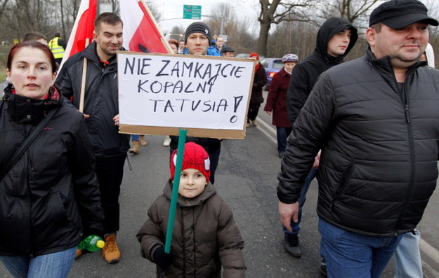 Marsz pracowników KWK Sośnica-Makoszowy oraz ich rodzin i mieszkańców miasta w obronie miejsc pracy, który odbył się 16 stycznia /Andrzej Grygiel /PAP