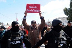 Marsz przeciwko terroryzmowi w Tunisie