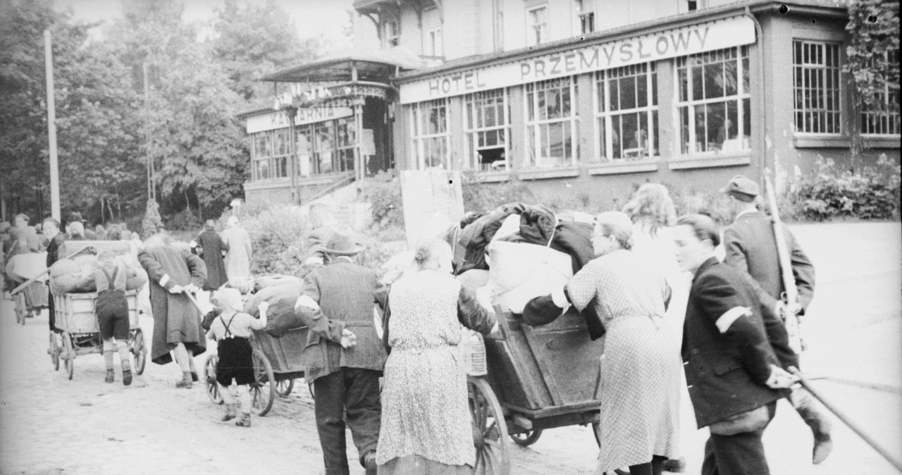 Marsz przesiedleńców, 1945 - 1950 /Z archiwum Narodowego Archiwum Cyfrowego