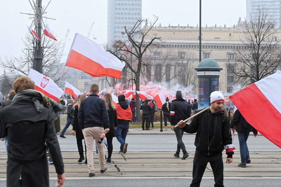 Marsz ulicami Warszawy ma ruszyć około 15 /Radek Pietruszka /PAP