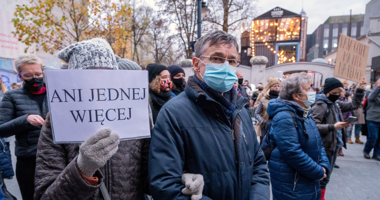 Marsz w Łodzi po śmierci 30-latki w Pszczynie
