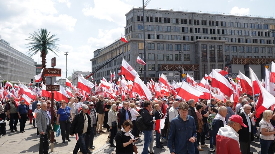 Marsz zwolenników Karola Nawrockiego /Mikołaj Poruszek /RMF FM