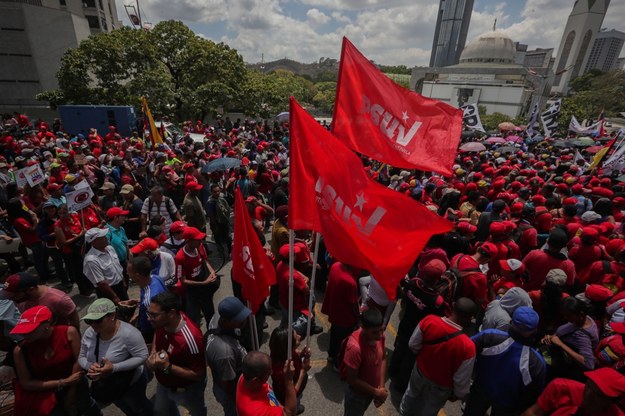 Marsz zwolenników Nicolasa Maduro /RAYNER PENA /PAP/EPA