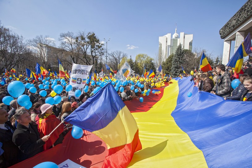 Marsz zwolenników zjednoczenia Mołdawii z Rumunią /PAP/EPA