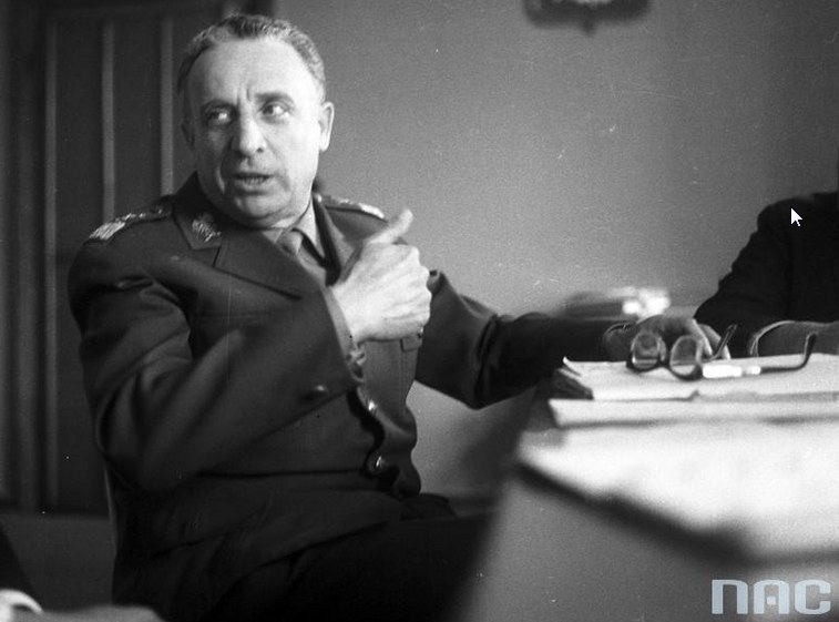 Marszałek Marian Spychalski. Zdjęcie z 1965 roku /Z archiwum Narodowego Archiwum Cyfrowego