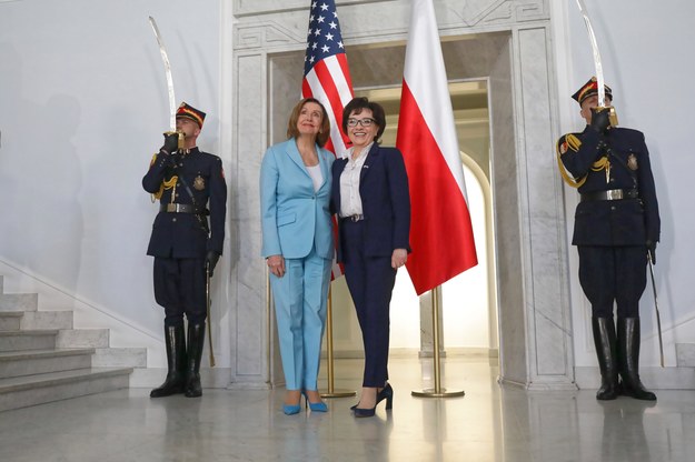 Marszałek Sejmu Elżbieta Witek (P) oraz przewodnicząca Izby Reprezentantów Stanów Zjednoczonych Nancy Pelosi (L) /Albert Zawada /PAP