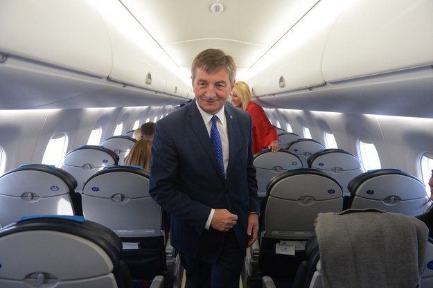 Marszałek Sejmu Marek Kuchciński na pokładzie rządowego samolotu, 26 września 2017 /Marcin Obara /PAP