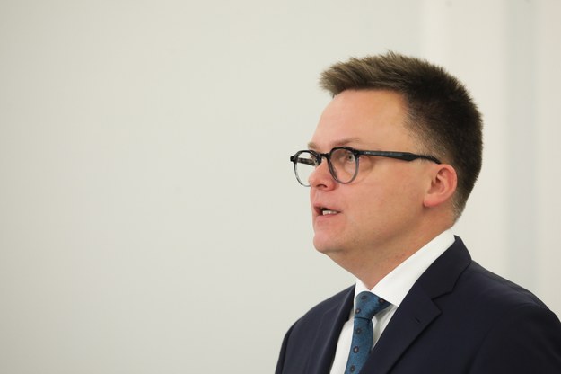 Marszałek Sejmu Szymon Hołownia podczas konferencji prasowej w siedzibie izby w Warszawie /Tomasz Gzell /PAP