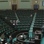 Marszałek Sejmu tnie wynagrodzenia posłom PO