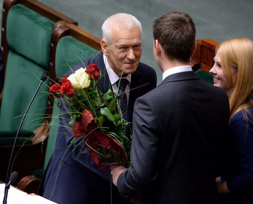 Marszałek senior Kornel Morawiecki po otwarciu pierwszego posiedzenia Sejmu VIII kadencji /Jacek Turczyk /PAP