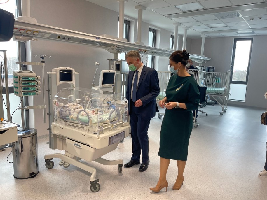 Marszałek Województwa Wielkopolskiego Marek Woźniak /Specjalistyczny Zespół Opieki Zdrowotnej nad Matką i Dzieckiem w Poznaniu /