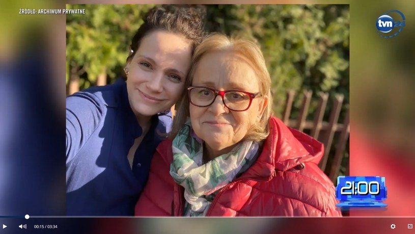 Marta Król ze swoją mamą, fot. TVN24/archiwum prywatne /