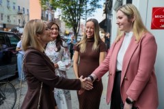 Marta Nawrocka na spotkaniu z Polonią w Pierożku