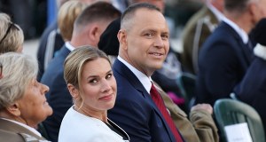 Marta Nawrocka porwała młodych i wieś. Polacy ocenili pierwszą damę po roku działalności