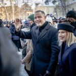 modne płaszcze Marta Nawrocka w klasycznej kreacji i ciekawym toczku. Skupiła na sobie uwagę