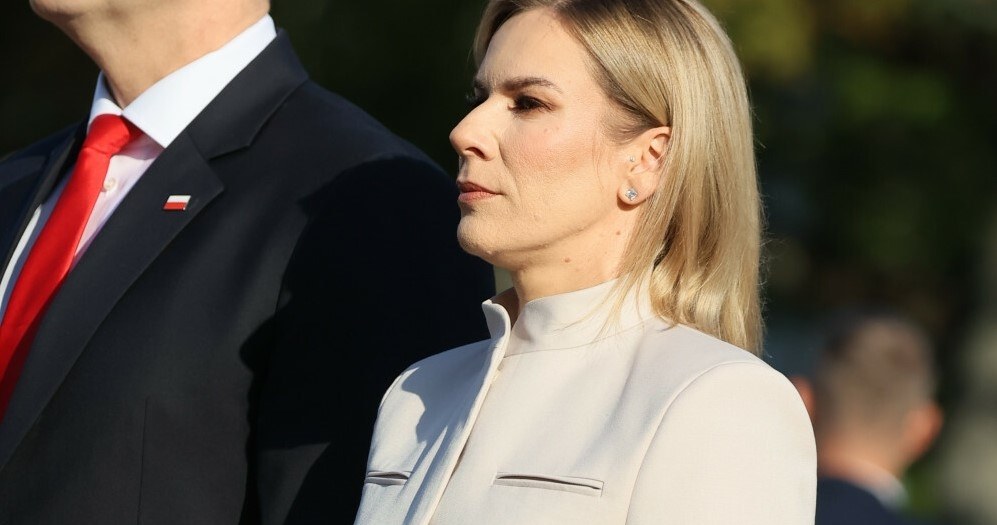 Marta Nawrocka w piątkowy poranek zaskoczyła stylizacją /Adam Burakowski /East News