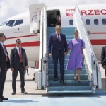 Karol Nawrocki Marta Nawrocka w Turcji. Lawendowa sukienka pierwszej damy zachwyca po przylocie do Ankary