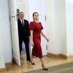 Marta Nawrocka weszła przez drzwi i skupiła na sobie uwagę. Patrzyli na szczegóły